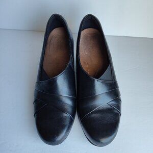 Ladies SZ 7M Clarks Navy Rosalyn Adele Leather Pump